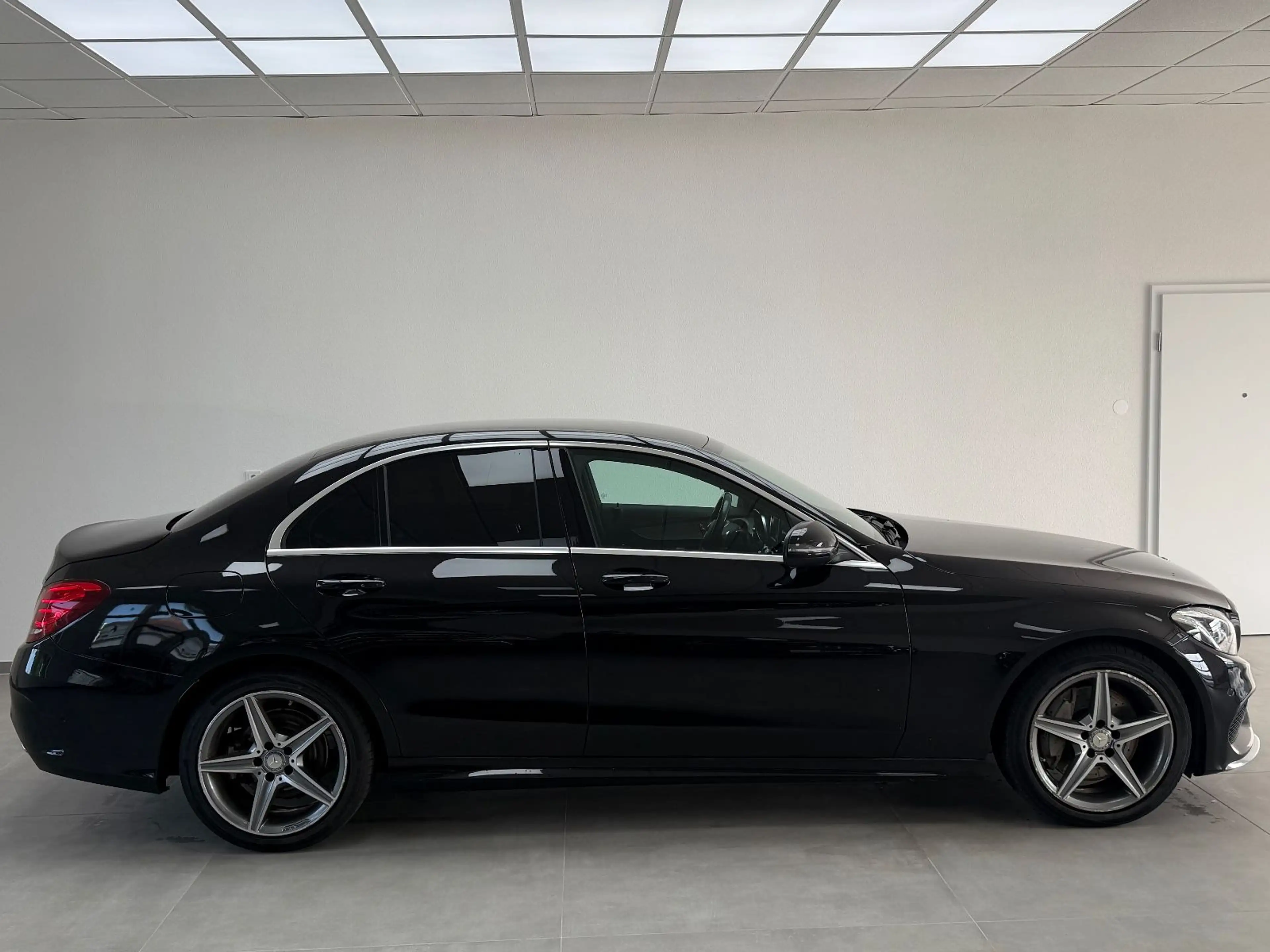 Mercedes-Benz C 250 Limousine BLACK/SPUR/LEDER/AMG-LINE — photo 6