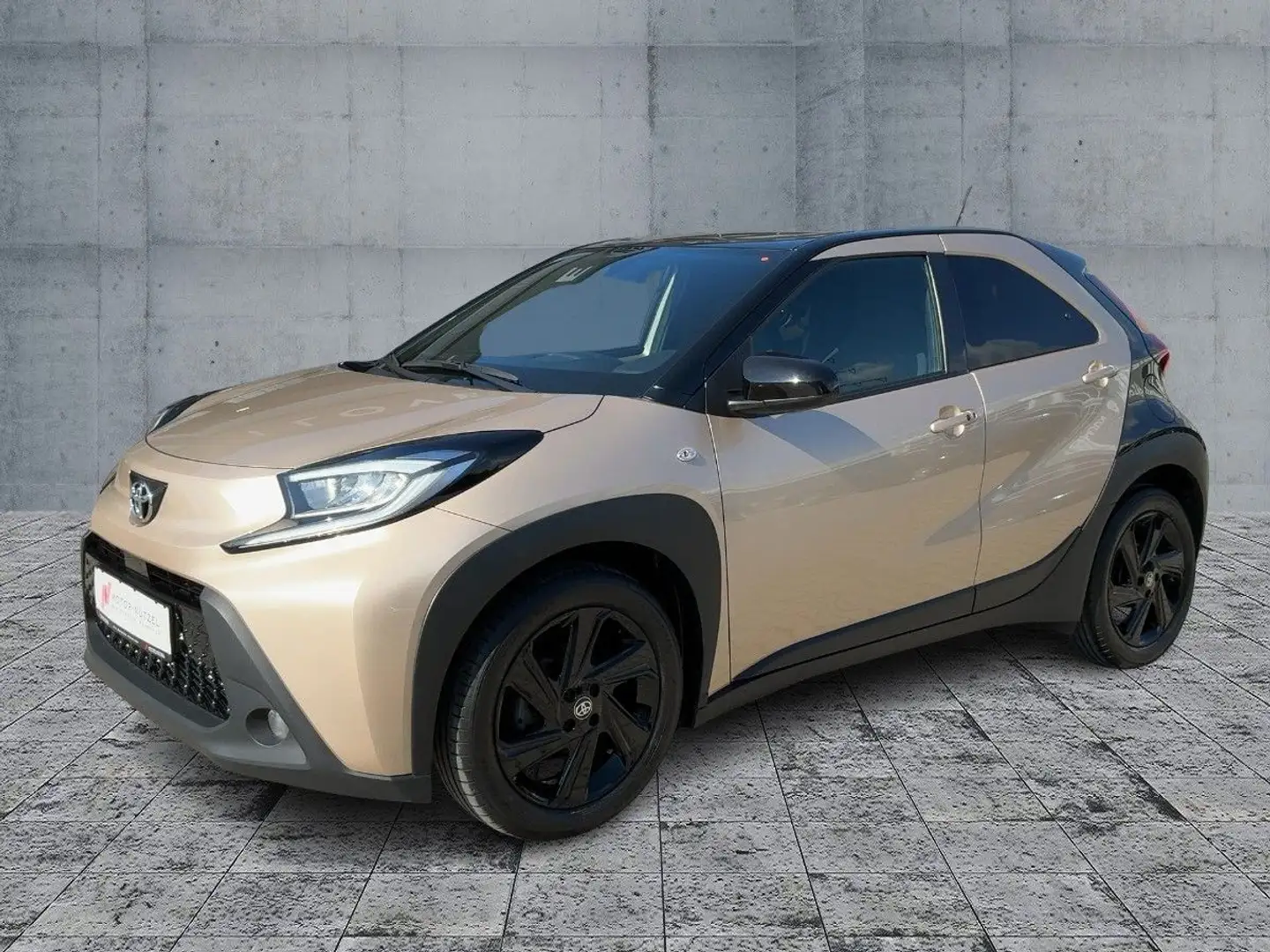 Toyota Aygo X 1.0 VVT-i PULSE LED+ACC+APP+SHZ+RFK+MFL Beige - 2