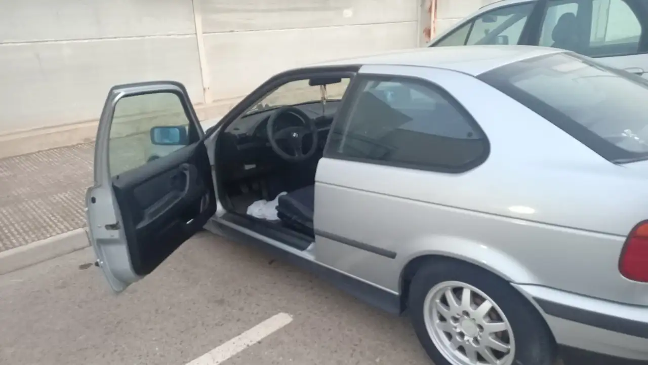 BMW 316i Compact, foto 10