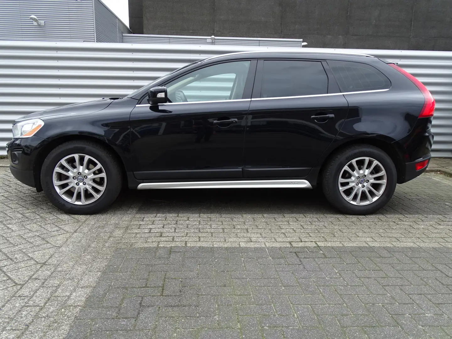 Volvo XC60 3.0 T6 AWD Summum | Youngtimer | Zwart - 2