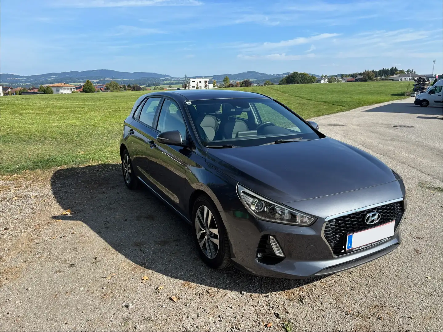 Hyundai i30 i30 1,6 CRDi Edition 25 Start/Stopp Edition 25 Grau - 2