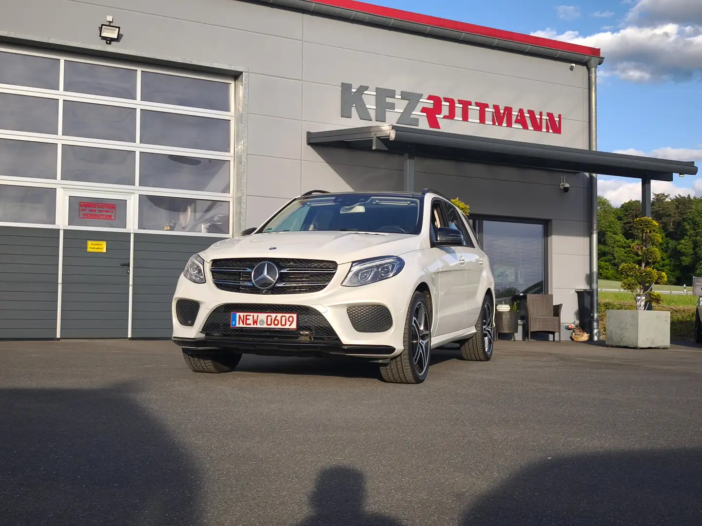 Mercedes-Benz GLE 350 Designo Pano Standh. AMG Line 21" Weiß - 1