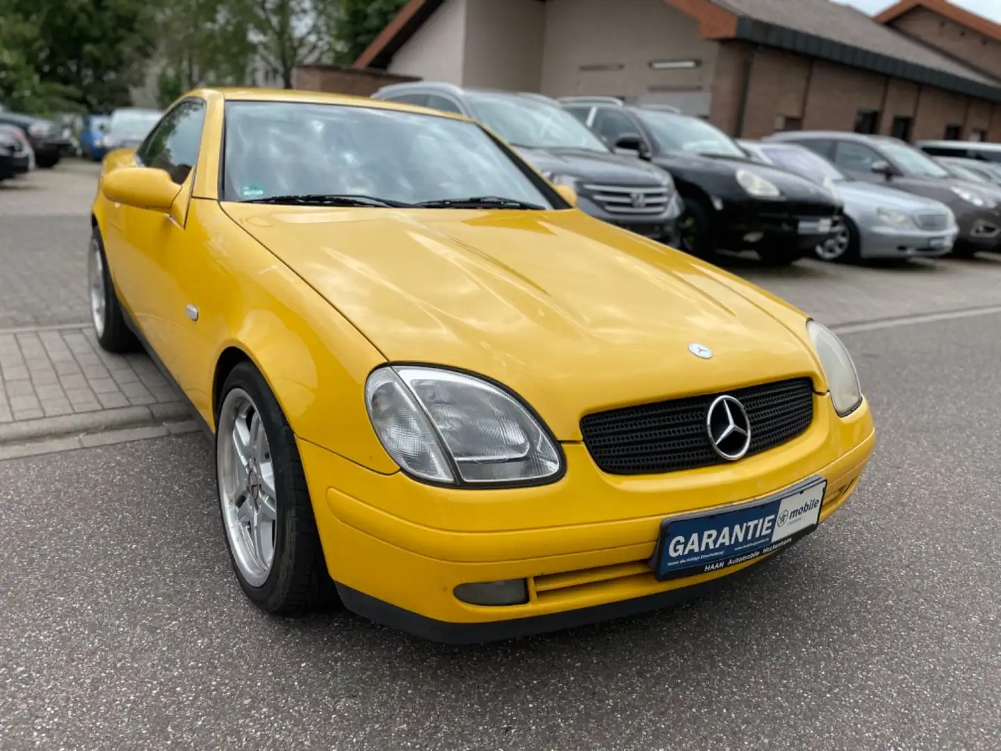 Mercedes-Benz SLK 200 žuta - 1