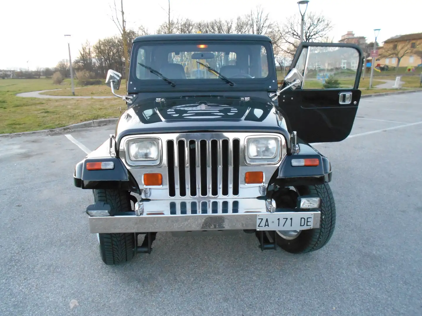 Jeep Wrangler AMC YJ 4.2 cc Schwarz - 1