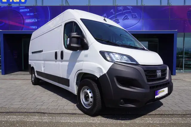 Fiat Ducato view 3