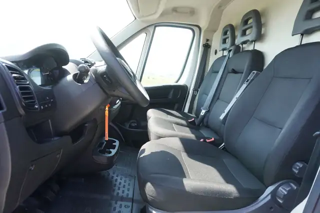 Fiat Ducato view 8