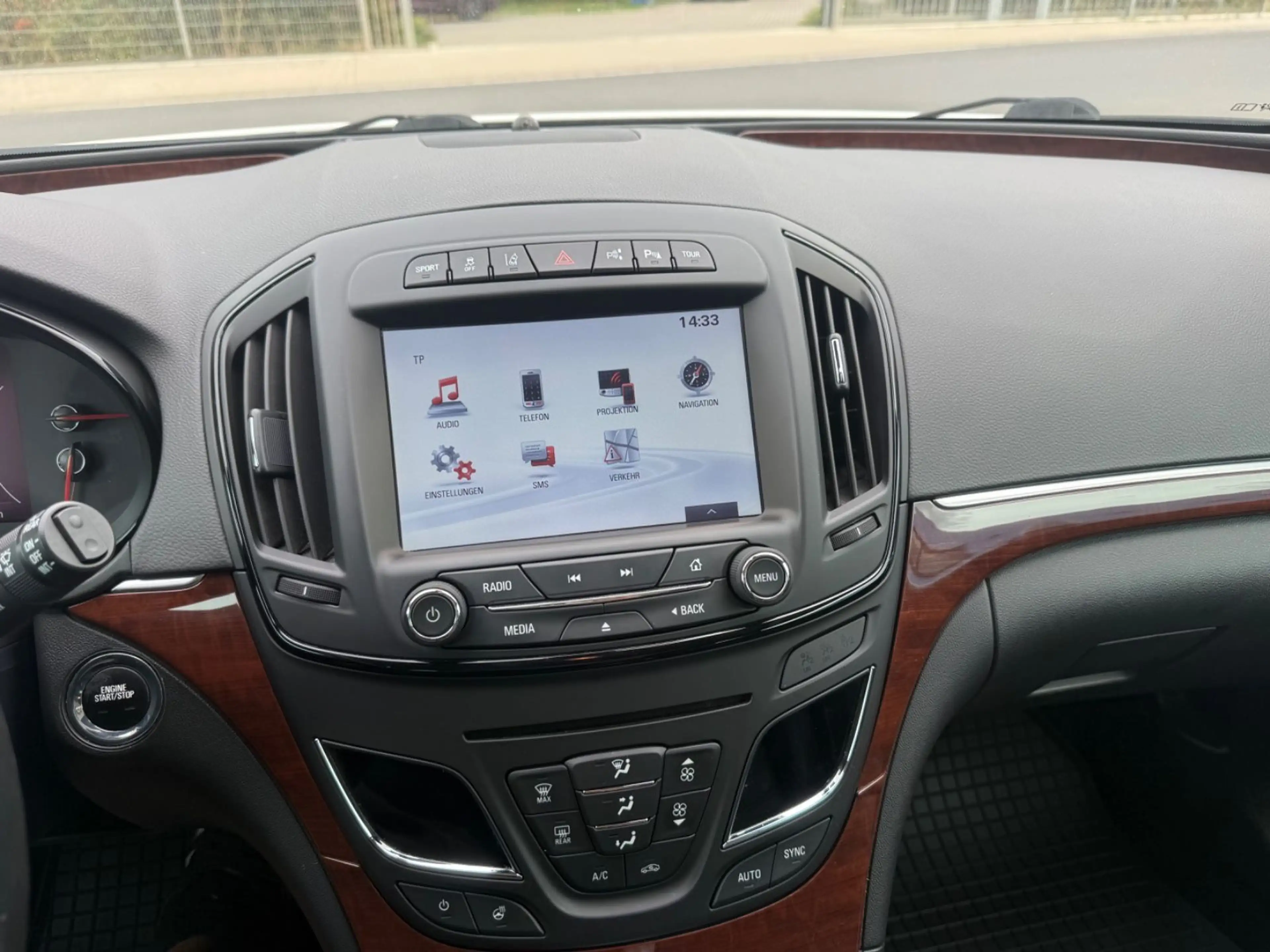 Opel Insignia A Sports Tourer Business Innovation 4x4 — photo 14