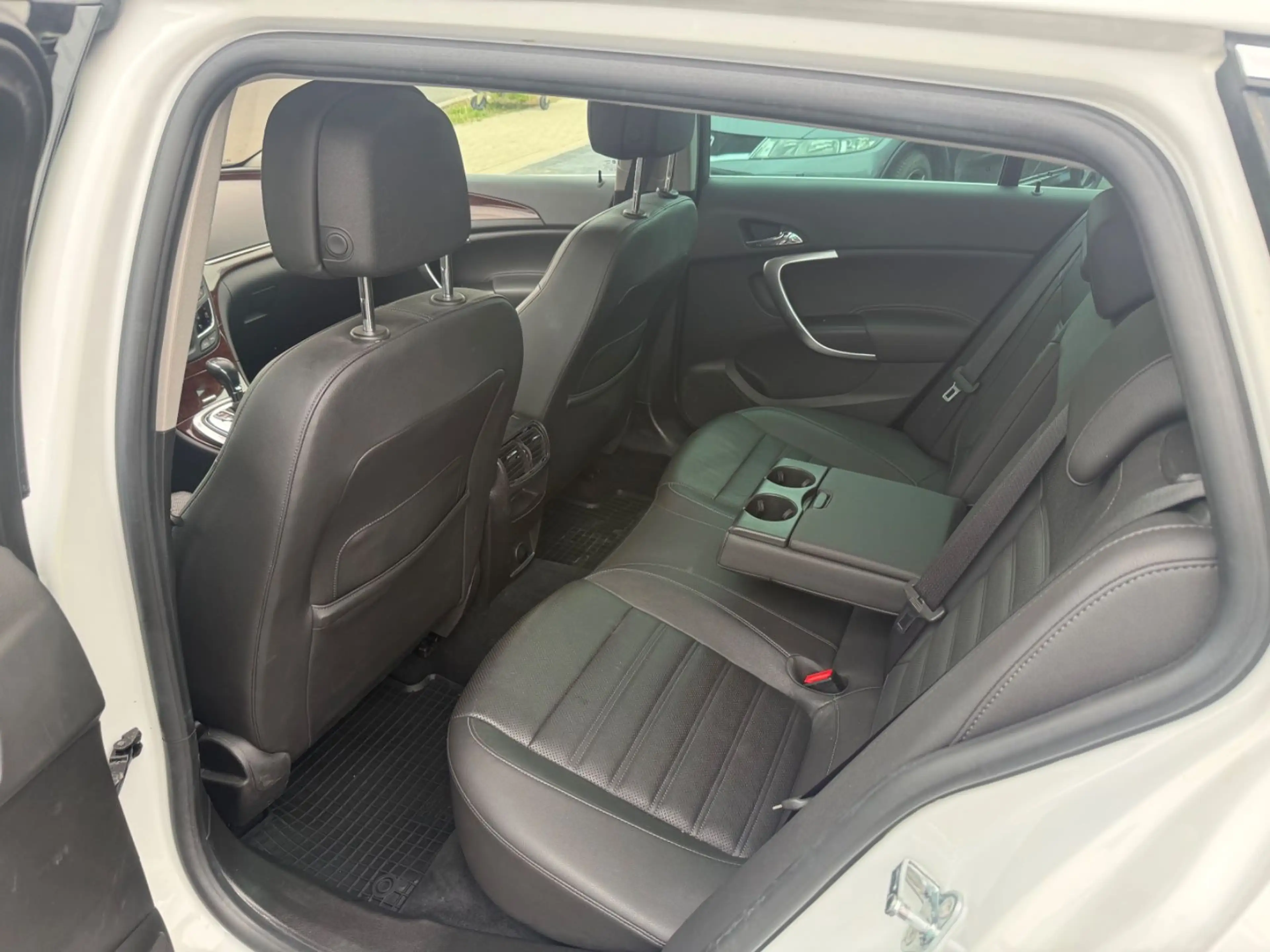 Opel Insignia A Sports Tourer Business Innovation 4x4 — photo 8