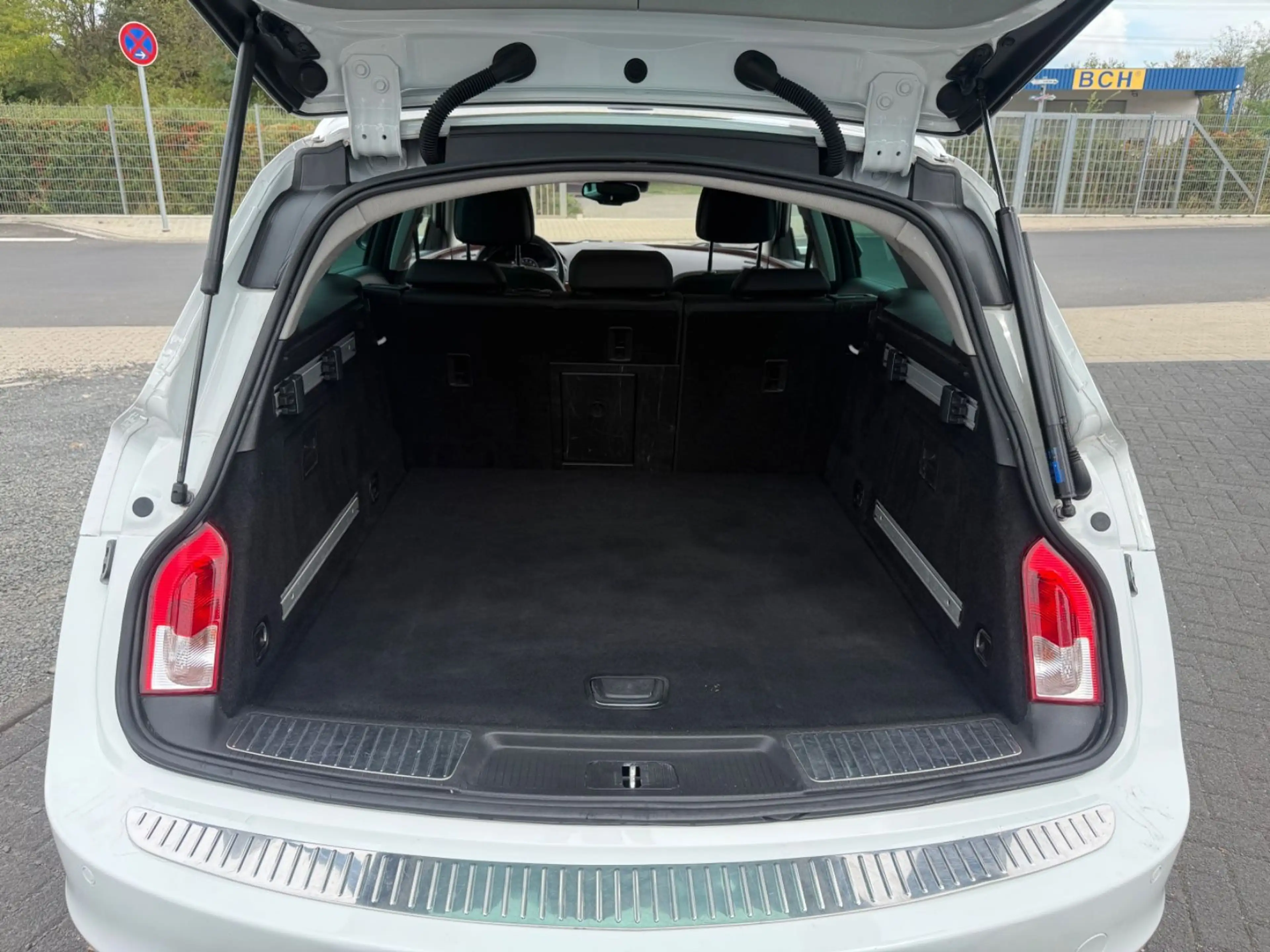 Opel Insignia A Sports Tourer Business Innovation 4x4 — photo 7