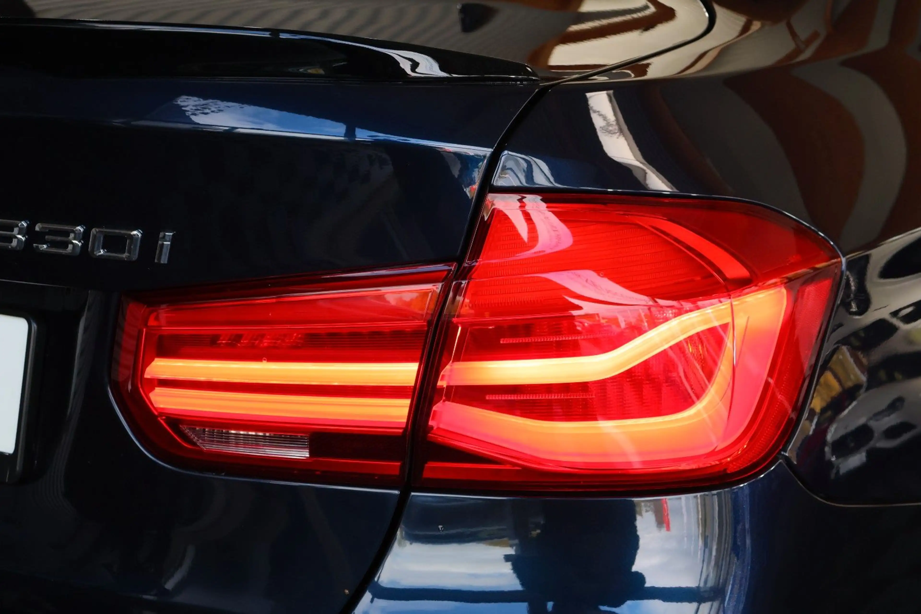 BMW 330 i xDrive M-PERFORMANCE/H&K/CARPLAY/RFK/LED — photo 9