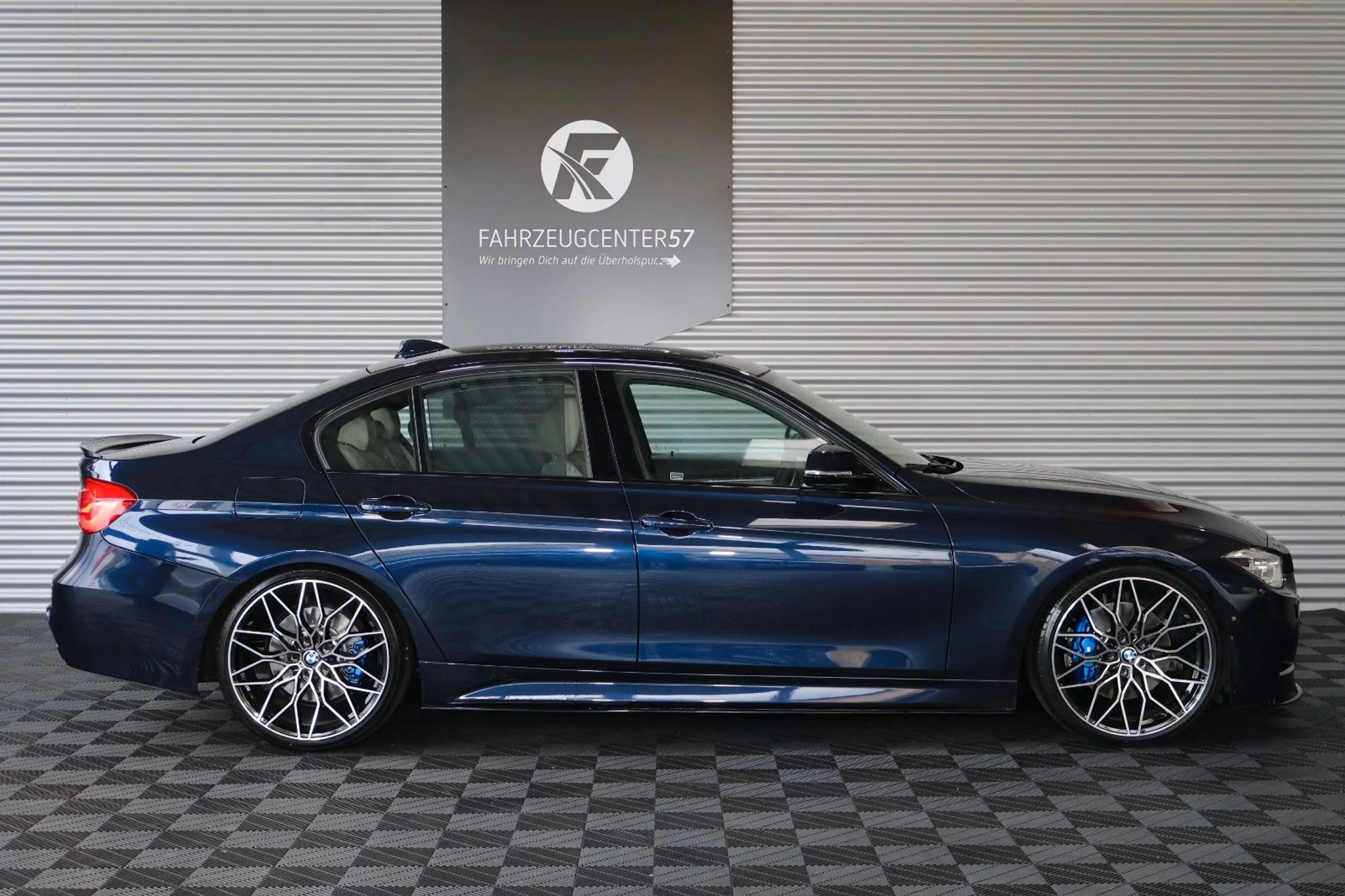 BMW 330 i xDrive M-PERFORMANCE/H&K/CARPLAY/RFK/LED — photo 7