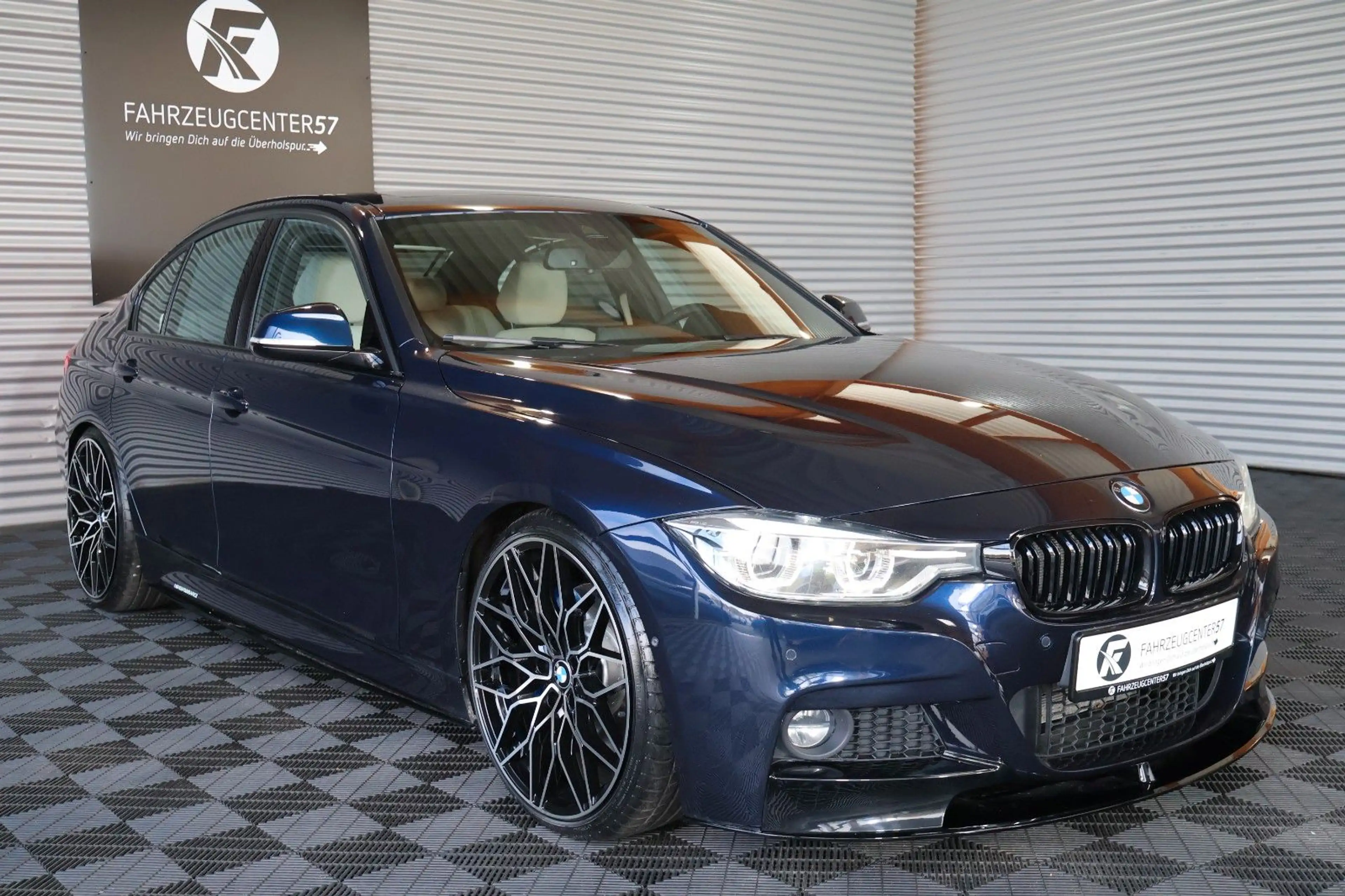 BMW 330 i xDrive M-PERFORMANCE/H&K/CARPLAY/RFK/LED — photo 5