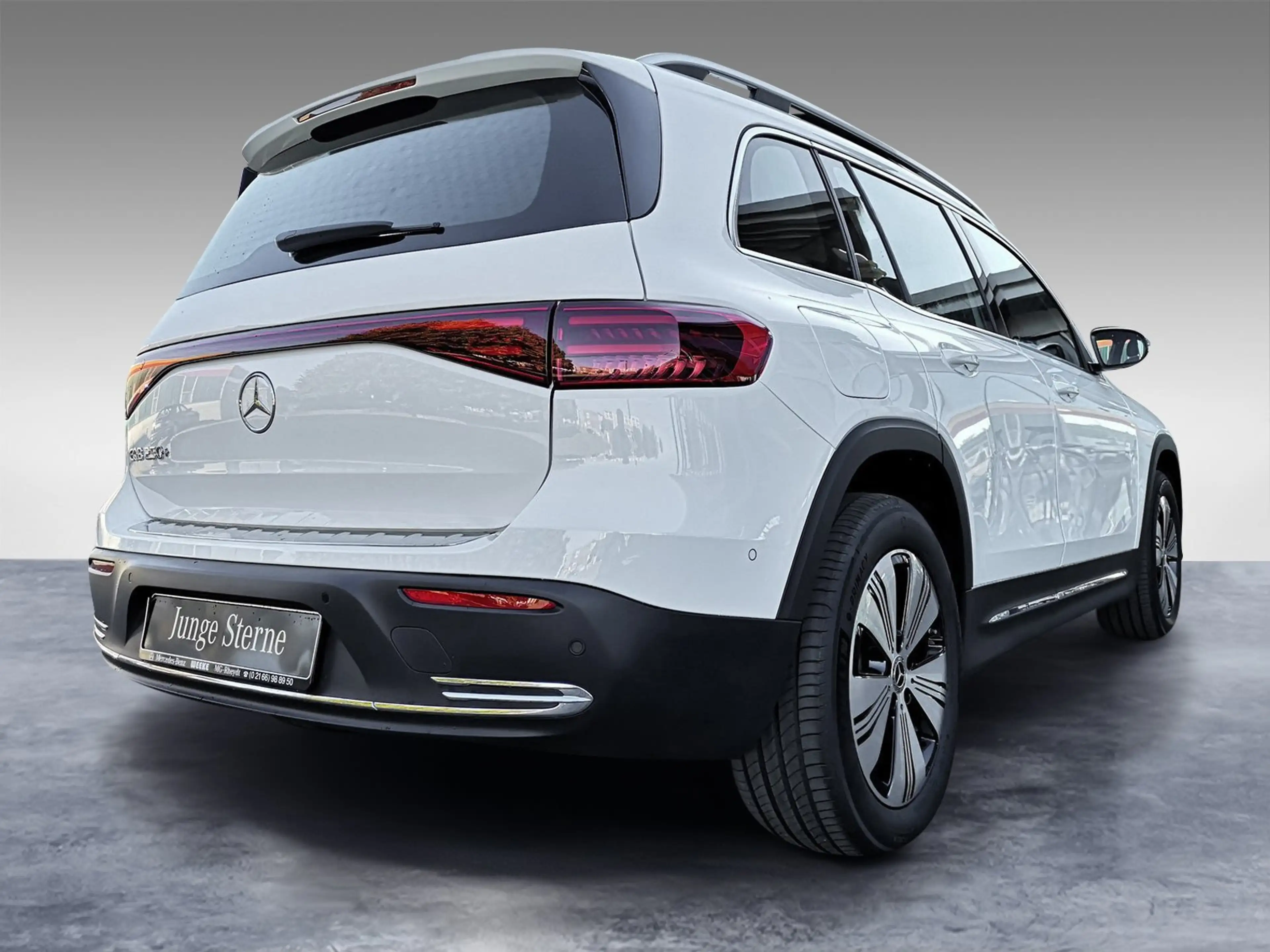 Mercedes-Benz EQB 250 + Progressive+DISTRONIC+AHK+PANO-SD+360+ — photo 9