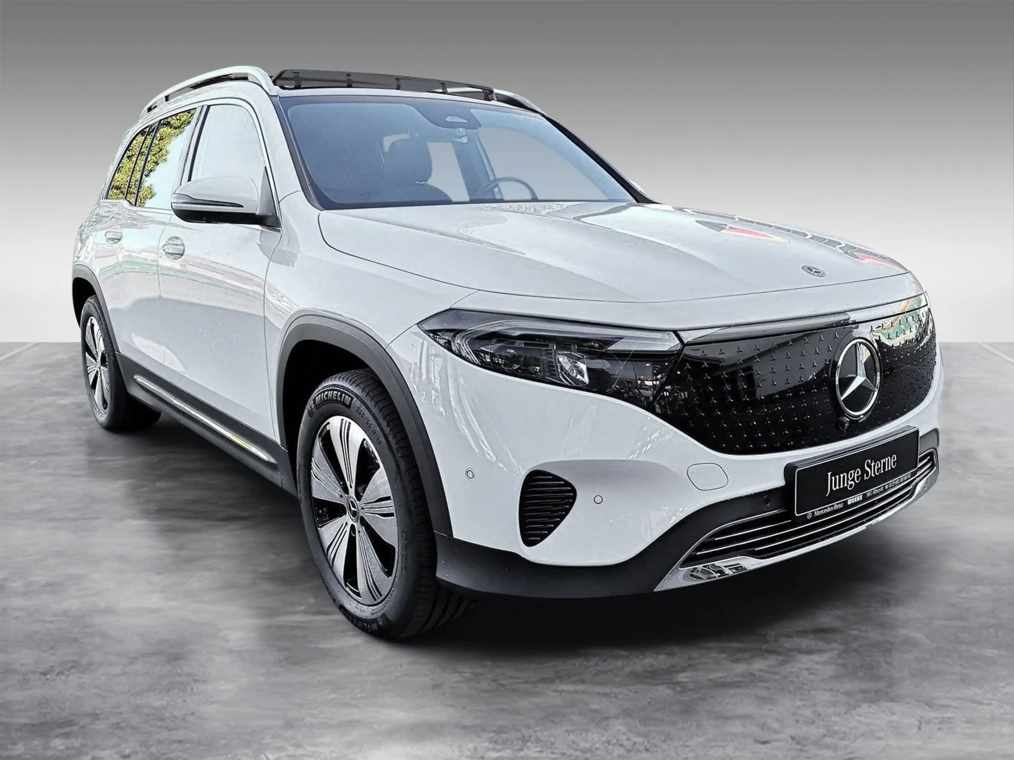 Mercedes-Benz EQB 250 + Progressive+DISTRONIC+AHK+PANO-SD+360+ — photo 3