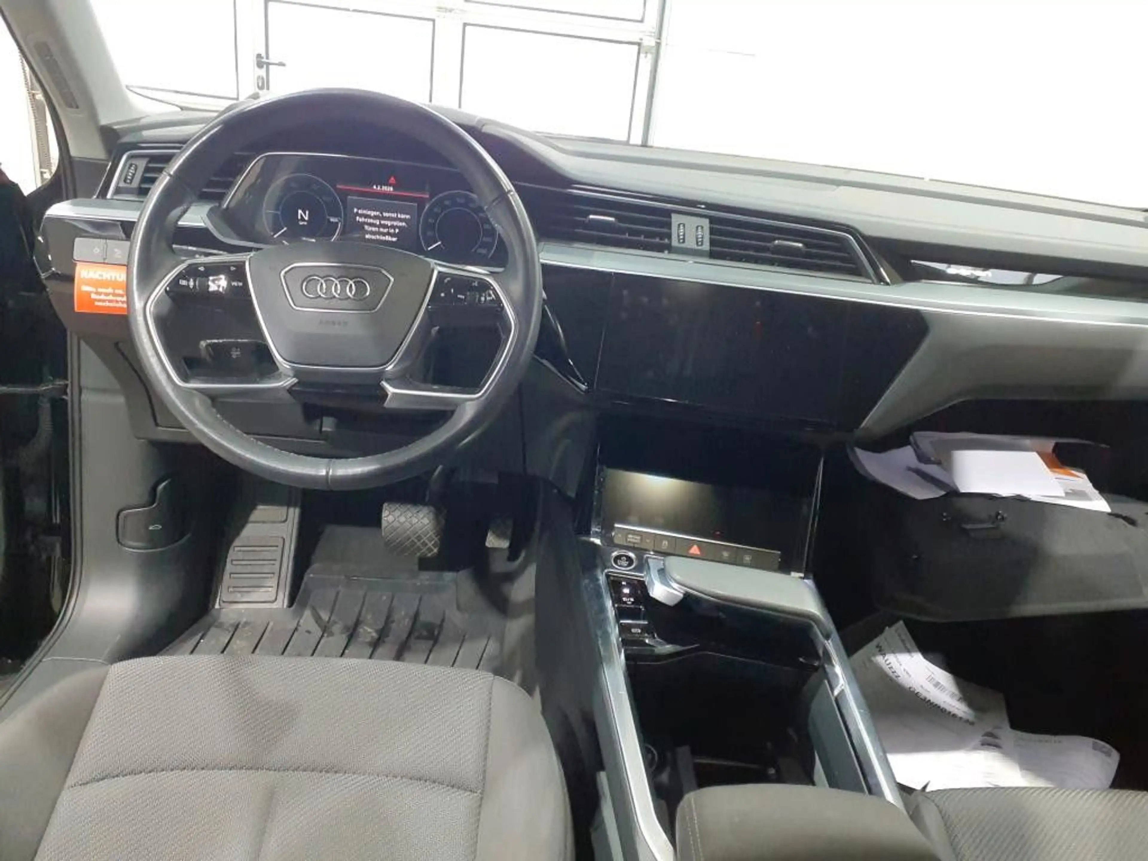 Audi e-tron Sportback 50 quattro LED Navi SHZ AHK — photo 5