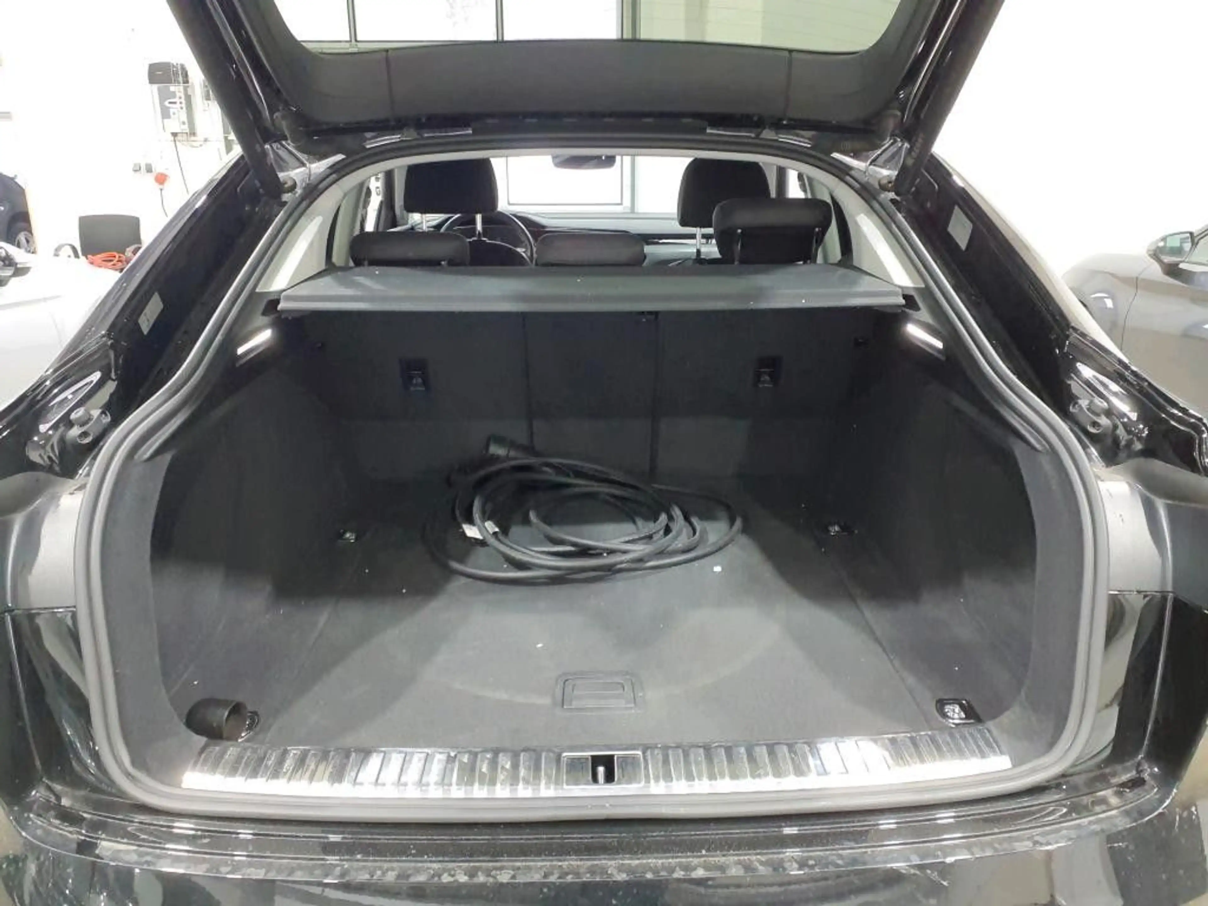 Audi e-tron Sportback 50 quattro LED Navi SHZ AHK — photo 8