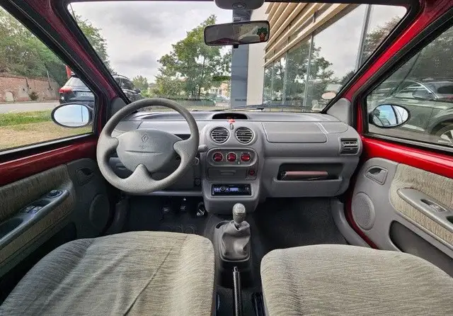 Renault Twingo view 10