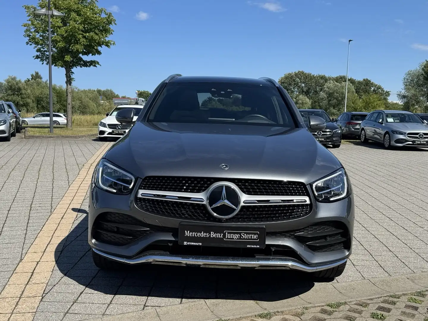Mercedes-Benz GLC 300 GLC 300 de 4M AMG Line Navi Pano.-Dach Autom. AMG  Grau - 2