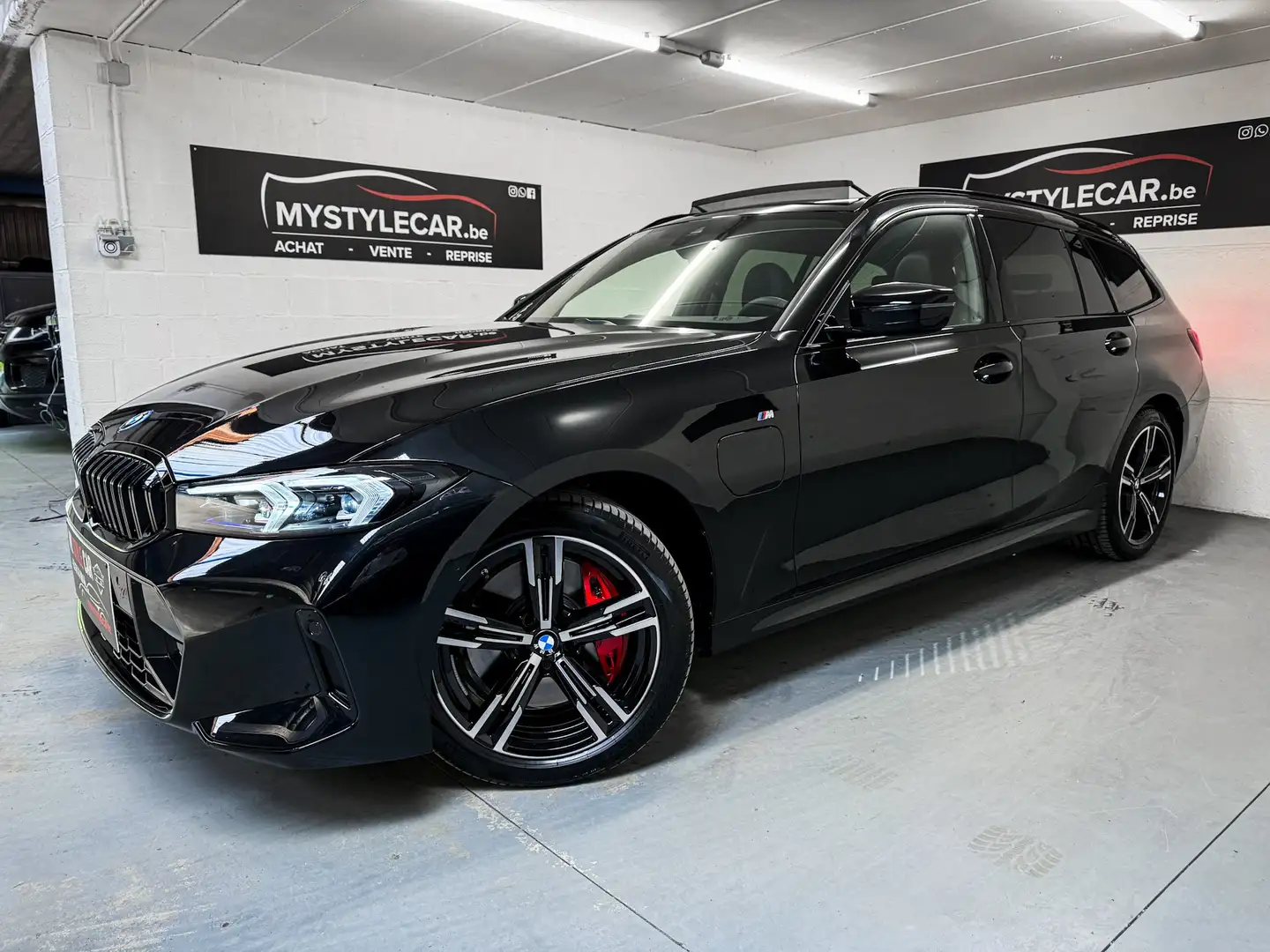 BMW 330 Touring 330e HYBRIDE PACK M Fekete - 1