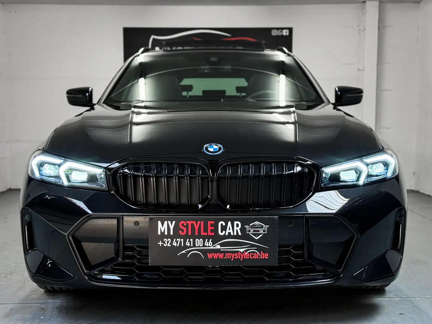 BMW 330 Touring 330e HYBRIDE PACK M Fekete - 2