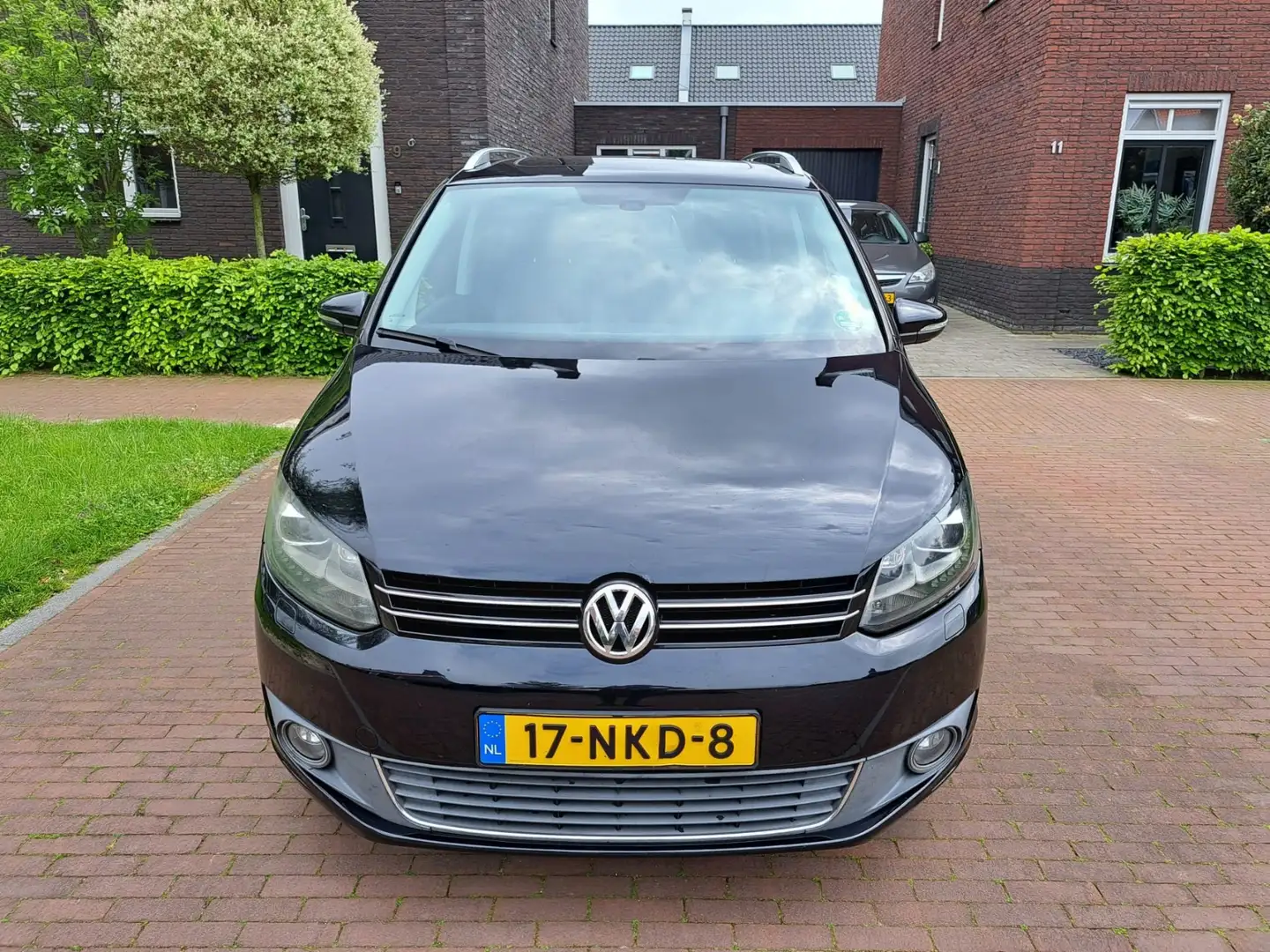 Volkswagen Touran 1.4 TSI Highline Zwart - 2