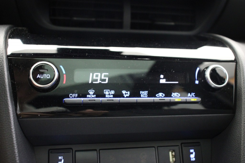 Toyota Yaris Cross 1.5 Hybrid Dynamic - Panorama, Carplay, Camera, St — photo 30