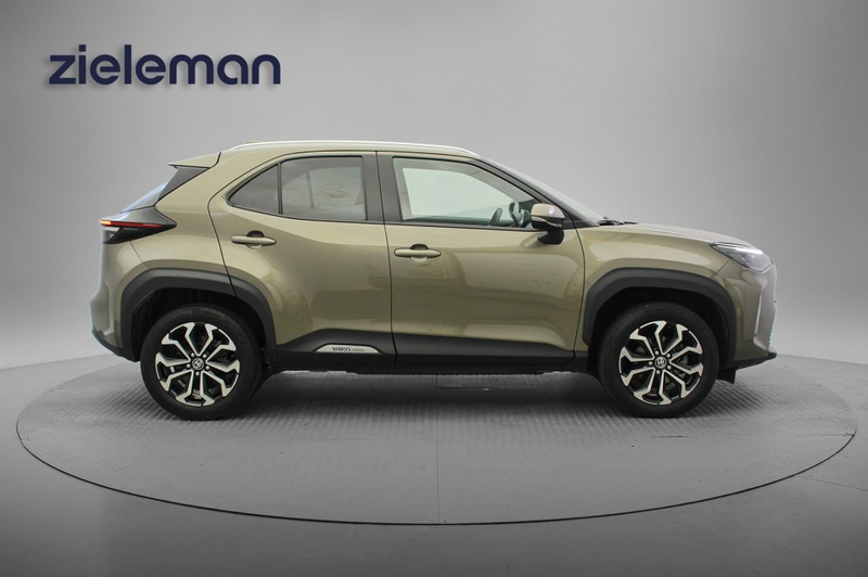 Toyota Yaris Cross 1.5 Hybrid Dynamic - Panorama, Carplay, Camera, St — photo 17
