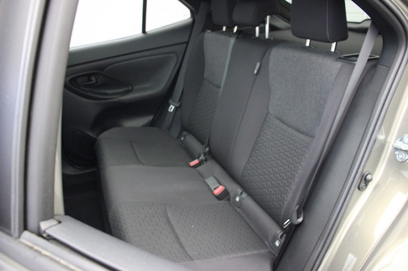 Toyota Yaris Cross 1.5 Hybrid Dynamic - Panorama, Carplay, Camera, St — photo 11