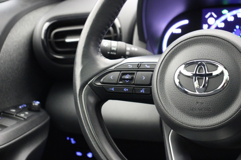 Toyota Yaris Cross 1.5 Hybrid Dynamic - Panorama, Carplay, Camera, St — photo 23