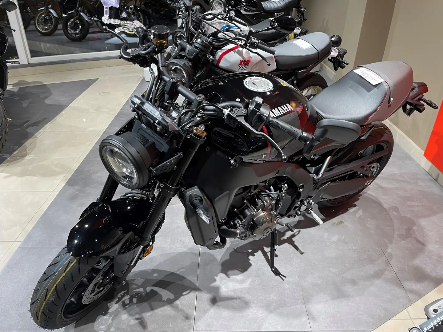 Yamaha XSR 900 Neuve - Disponible dans tous les coloris Noir - 2