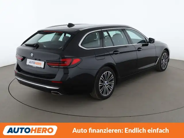 BMW 5 Series view 6