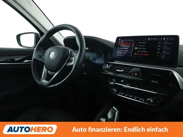 BMW 5 Series view 13