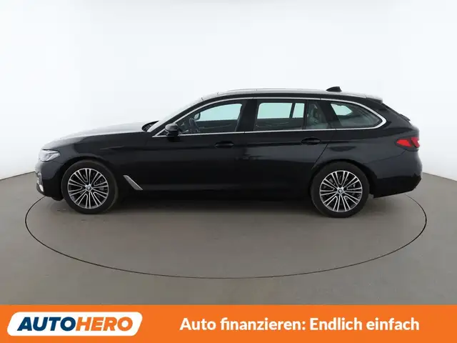 BMW 5 Series view 3