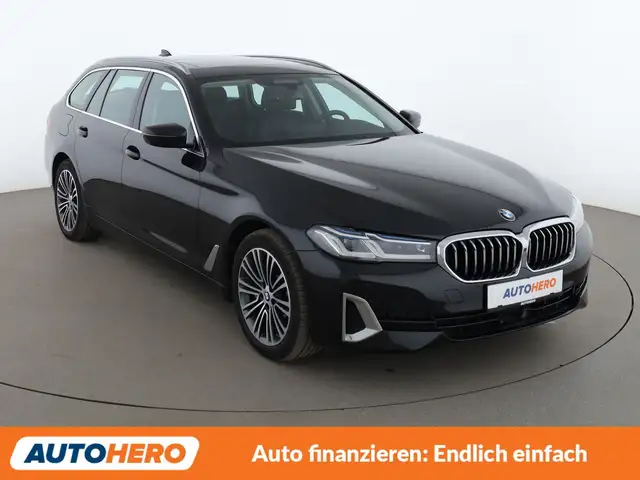 BMW 5 Series view 8
