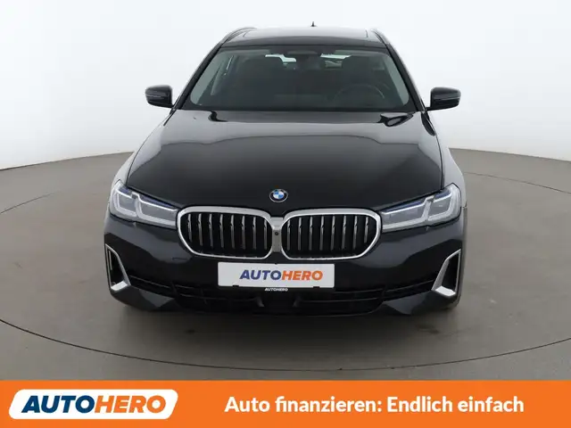 BMW 5 Series view 9