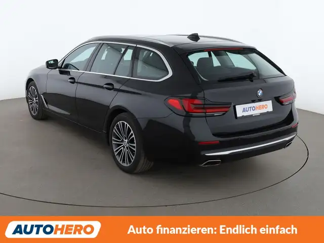 BMW 5 Series view 4