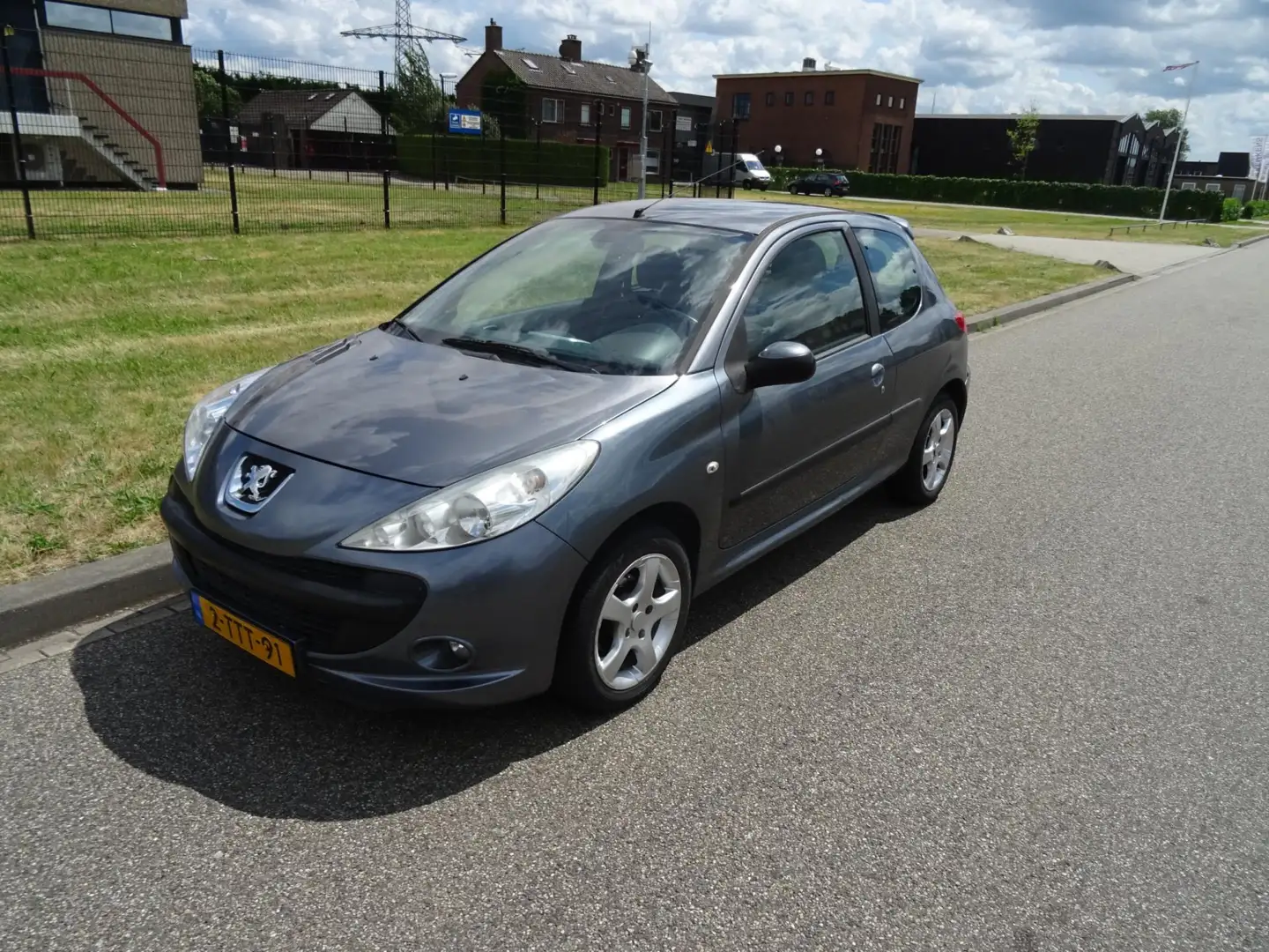 Peugeot 206 + 1.1 XR Grijs - 1