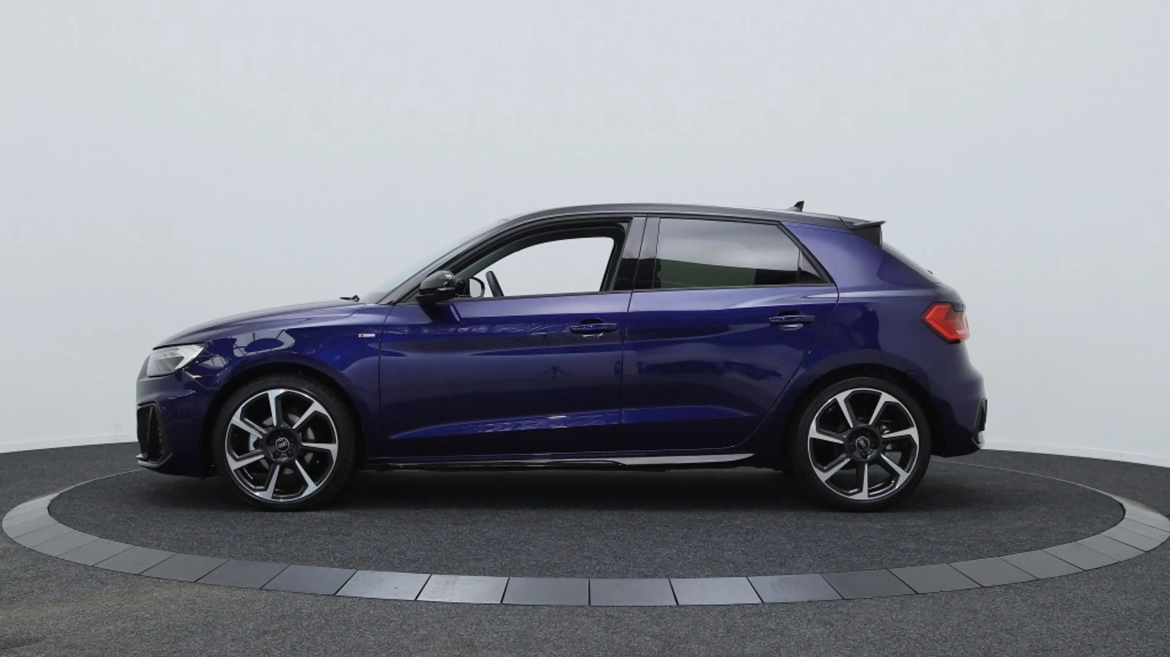 Audi A1 Sportback 30 TFSI S Line Black Ed. | Private Lease — photo 6