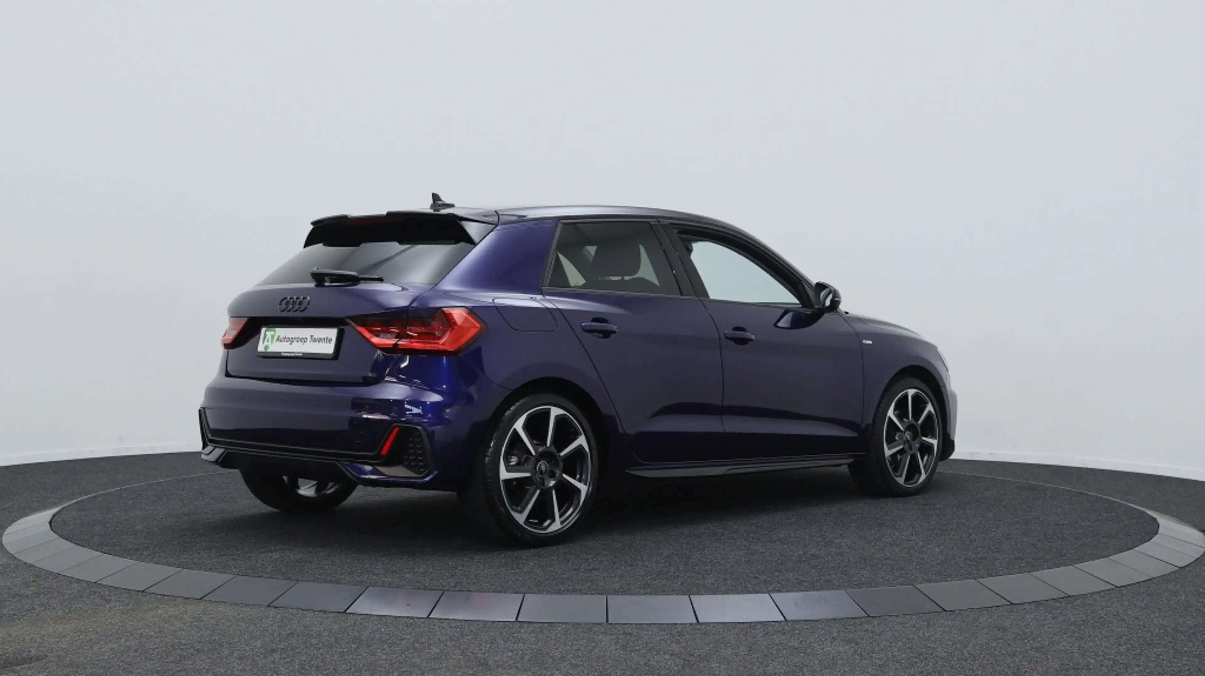 Audi A1 Sportback 30 TFSI S Line Black Ed. | Private Lease — photo 2