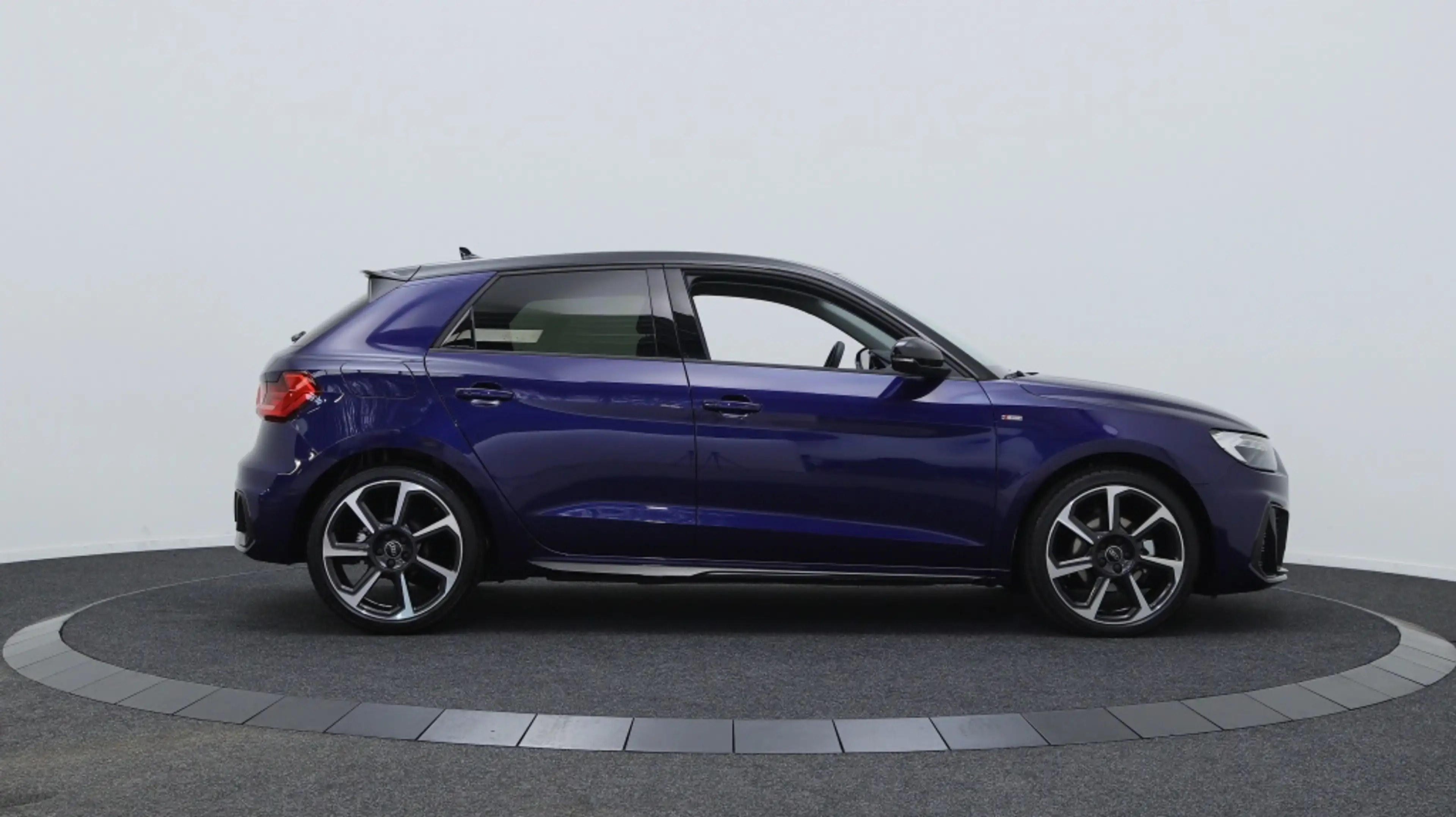 Audi A1 Sportback 30 TFSI S Line Black Ed. | Private Lease — photo 11