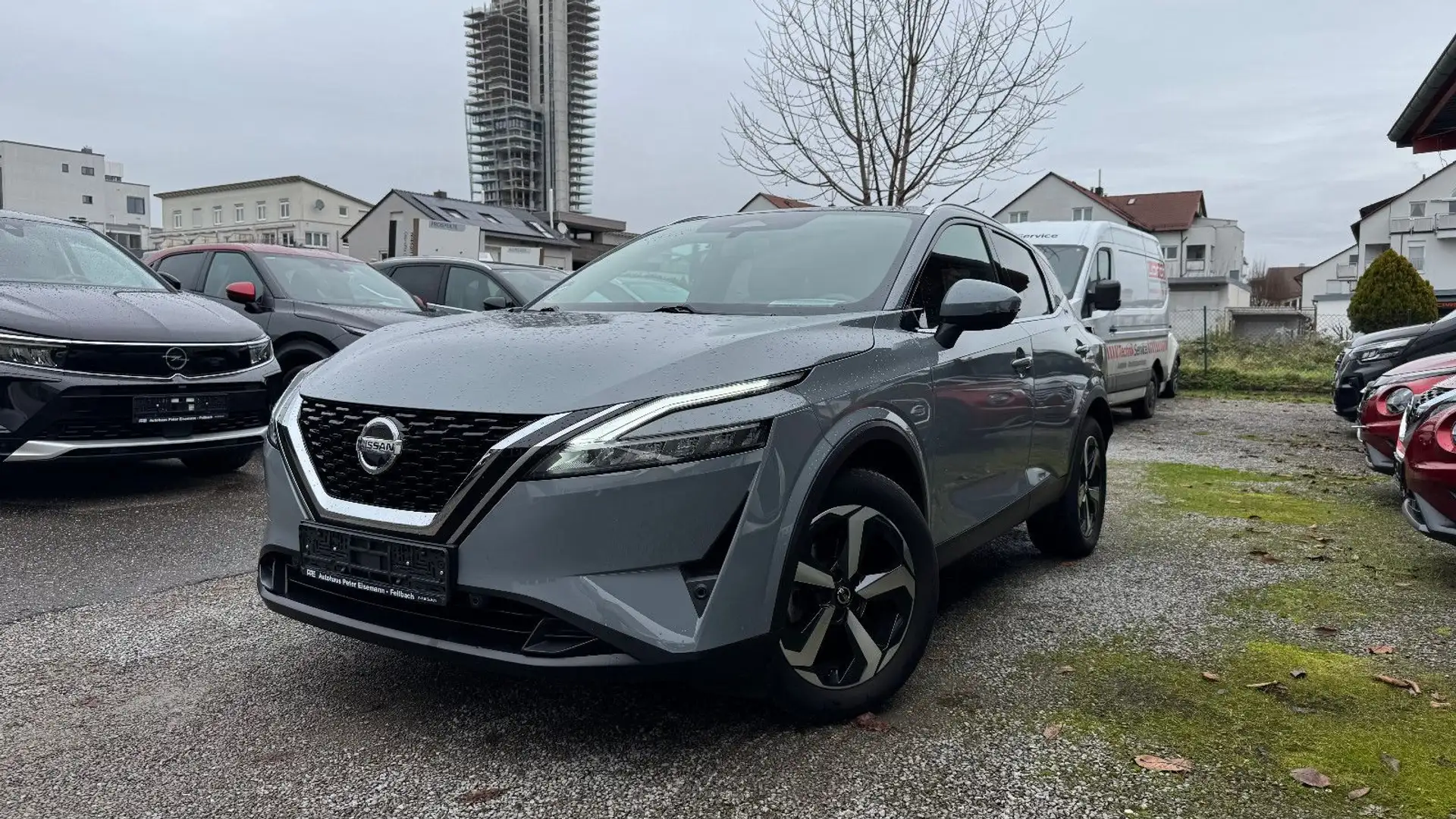 Nissan Qashqai 1.3 DIG-T Premiere Edition Grau - 1