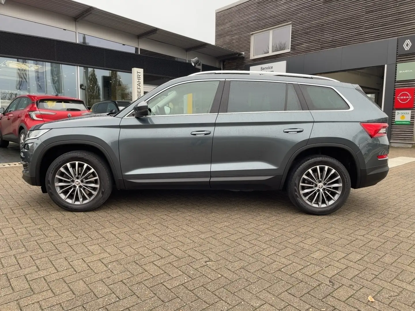 Skoda Kodiaq 2.0 Tsi iStyle 4x4 DSG Navi Automatik Allrad Grau - 2