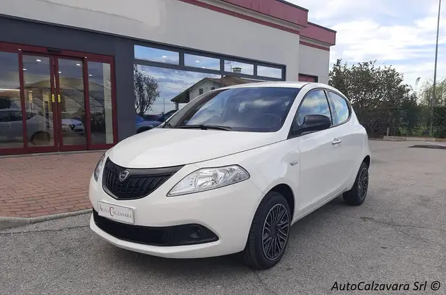Lancia Ypsilon 1.0 FireFly Hybrid Silver Plus / GP860KV