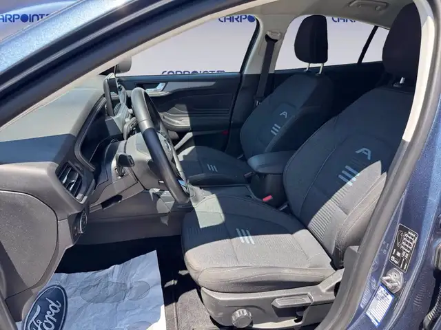 Ford Focus view 9