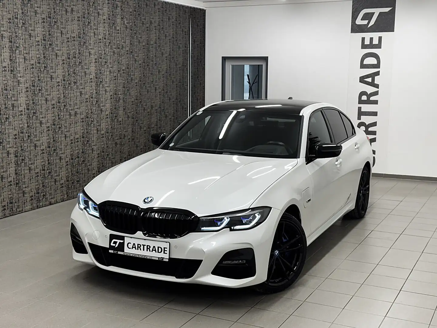 BMW 330 e PHEV Aut. M-SPORT/ LED/ LASERLICHT/ VIRTUAL/ ... Weiß - 2