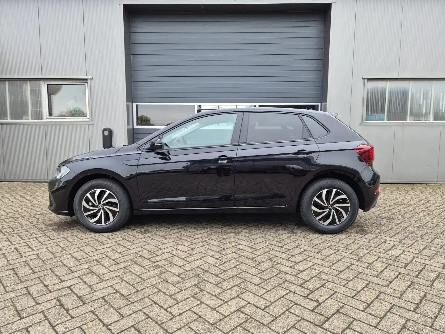 Volkswagen Polo Life 1.0 TSI 95PS Rückf.Kamera Sitzheizung Digi... Schwarz - 2