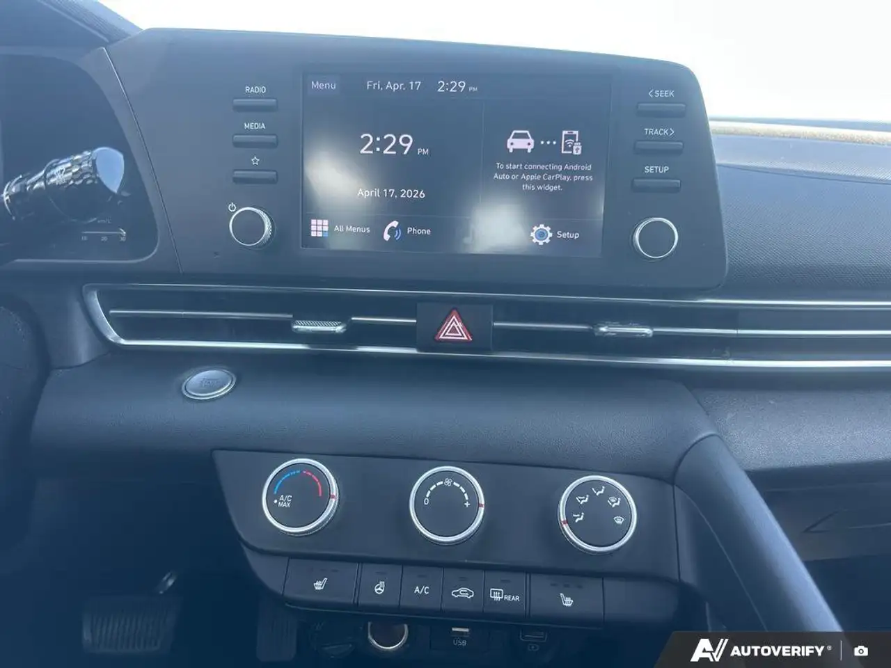 Hyundai ELANTRA снимка Hyundai ELANTRA