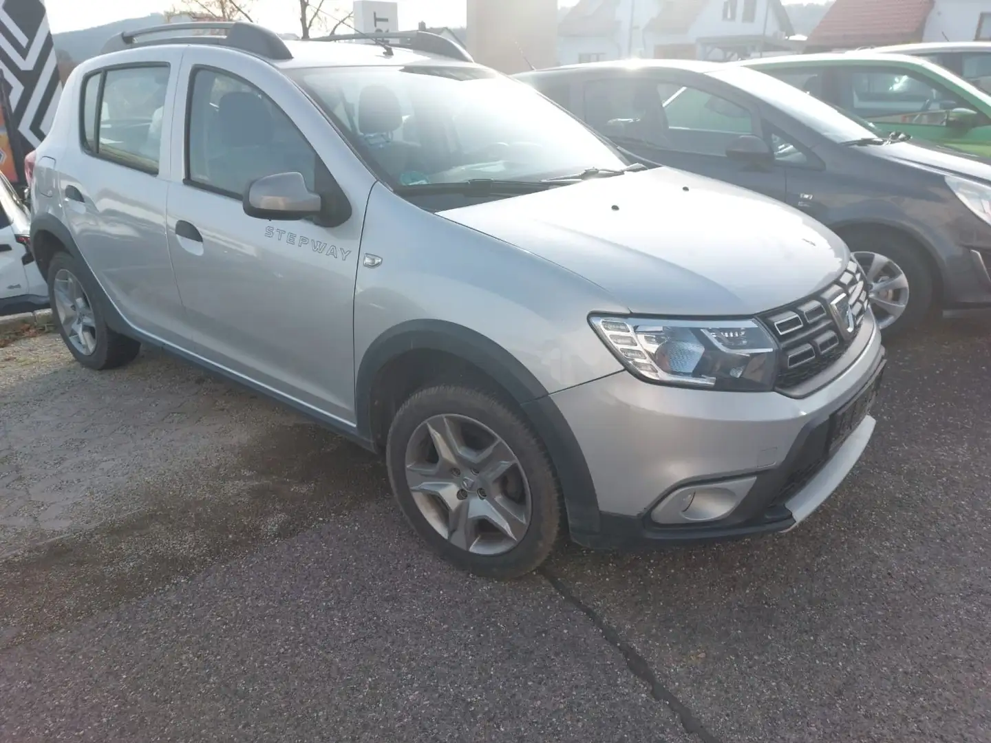 Dacia Sandero TCe 100 Stepway Prestige+Winterräder Silber - 2