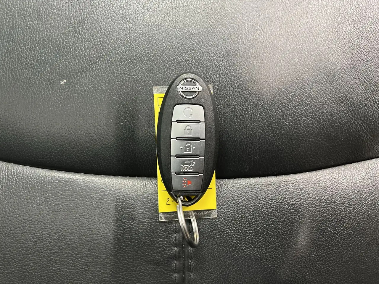 Nissan Pathfinder снимка Nissan Pathfinder