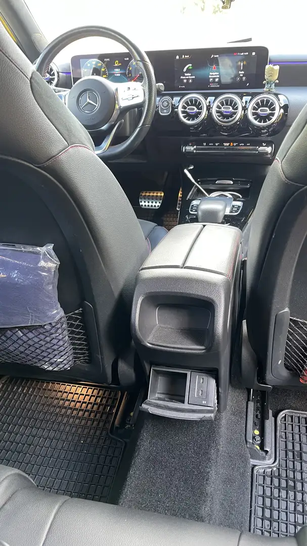 Mercedes-Benz A 250 7G-DCT AMG Line Gelb - 2